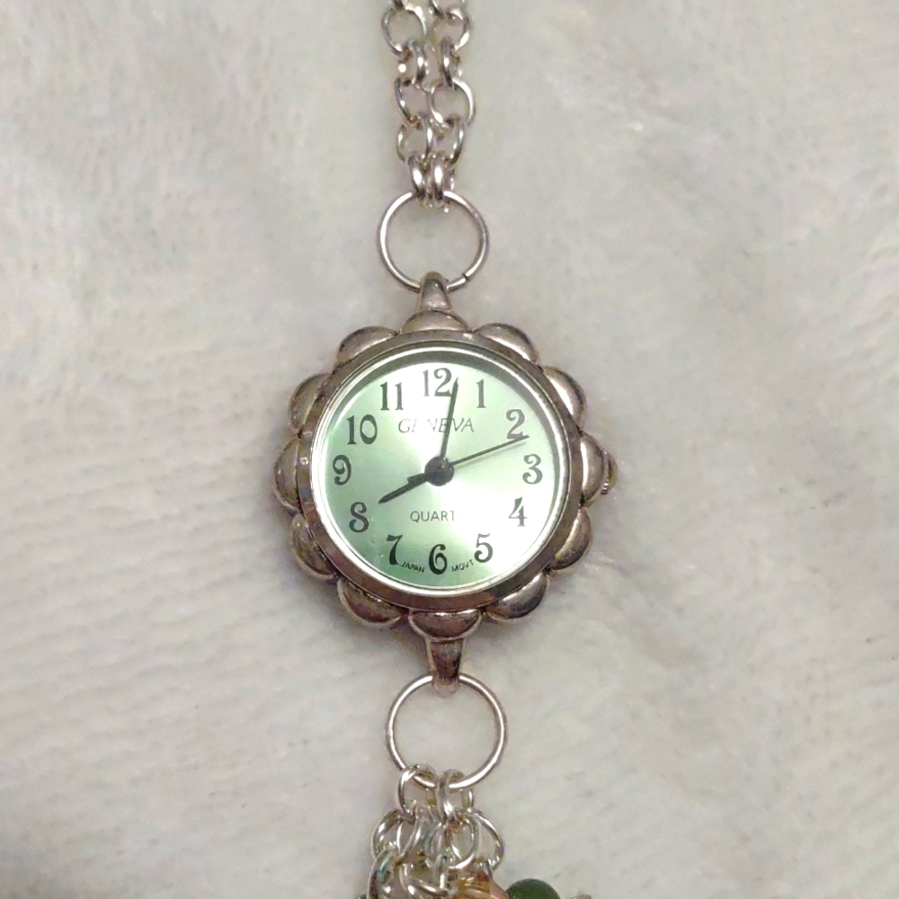 💚Clock Necklace - Picture 3 of 6